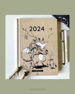 1003_S1_drawtober_dyru.jk_Julia_Koerner_matabooks_3_11zon Nachhaltig und vegan produzierter Kalender/Jahresplaner/Terminplaner handbemalt, A5 aus Graspapier und Süßgraspapier von matabooks mit Froschtasche, Lesezeichen, Gummiband und Jahresübersicht.